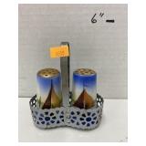 Porcelain S/P shakers in metal carrier