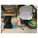 Group of kitchen items