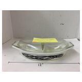 1958 Pyrex divided dish w/lid