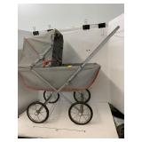 Vntg baby carriage