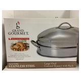 Oval Roaster W Lid and Serving Tray