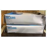 2 vinyl gloves