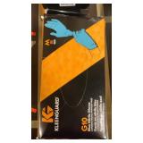 2 KleenGuard gloves