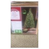 4-ft pre lit tree