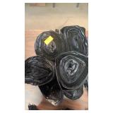 4 rolls of 7 gal black trash bags