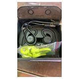 Wireless earbuds with charger