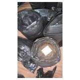 4 rolls of 7 gal black trash bags