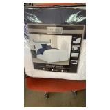 6 piece bed ensemble (QUEEN)