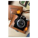 Vintage Beacon Camera w/case