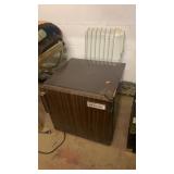 Excellence mini fridge and heater
-unknown