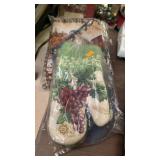 Table runner and oven mitts