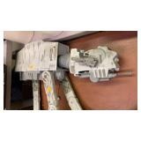 Star Wars toy 
-missing leg-