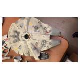 Star Wars  millennium falcon-missing pcs