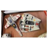 2 Star Wars aircraft toys