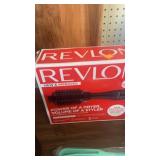 REVLON Dryer/Volumizer Brush