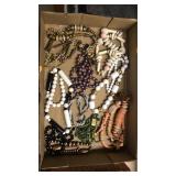 Misc lot of vintage necklaces.