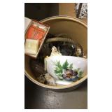 Vntg Chandelier Lamp in tote