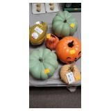 Lot of misc pumpkins & Ghourds & tray