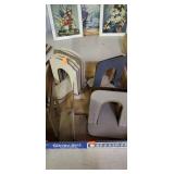 Flat of metal Bookends