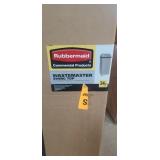 Rubbermaid wastewater swing top trash can