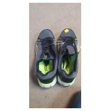 Mens tennis shoes  sz 10