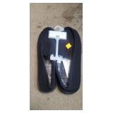 Mens slippers sz 9-10