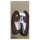 Mens slippers sz 11-12