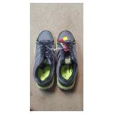 Mens tennis shoes sz 9