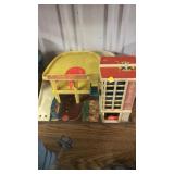 Fisher Price. Parking Ramp. Service center