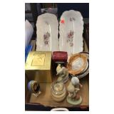 Mixed lot. Misc plates & collectibles.