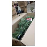 Christmas Tree: Pre-Lit, Manchester White Spruce,