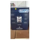 Magnifica Coffee maker by DeLonghi