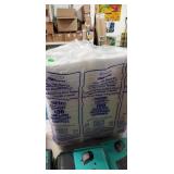 Package of 100 hinged lid foam carry put