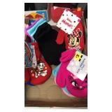 Kids mittens & gloves. 11 pairs.