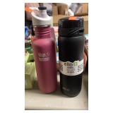 2 water bottles ello & Klean kanteen
