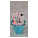 Metal tin with change purse & make your own