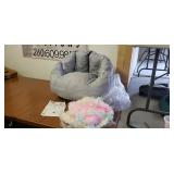 Delta Snuggle Foam Chair with Multicolor Cover