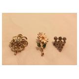 3 VINTAGE BROOCHES