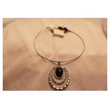 BLACK/SILVER HOOP NECKLACE AND EARRINGS BLACK/SILVER HOOP NECKLACE AND EARRINGS