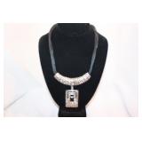 BLACK/SILVER NECKLACE BLACK/SILVER NECKLACE