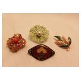 4 VINTAGE BROOCHES 4 VINTAGE BROOCHES