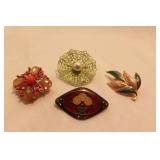 4 VINTAGE BROOCHES