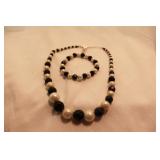 BLACK/WHITE BEADED NECKLACE AND BRACELET