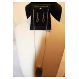 DRESSBARN NECKLACE/EARRING SET