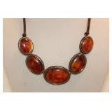 XS AMBER COLORED NECKLACE