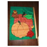 2'X3' PUMPKINS AND LEAVES ON GREEN FLAG 2'X3' PUMPKINS AND LEAVES ON GREEN FLAG