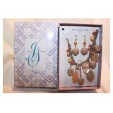 JACLYN SMITH BOX SET - NECKLACE/EARRINGS - SAND