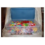 LOT OF CURLED RIBBON GIFT BOWS - MORE PRIMARY LOT OF CURLED RIBBON GIFT BOWS - MORE PRIMARY