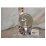 NEW 'MOTHER AND CHILD' MUSICAL WATER GLOBE NEW 'MOTHER AND CHILD' MUSICAL WATER GLOBE