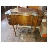 Antique Free Treadle Sewing Machine Antique Free Treadle Sewing Machine